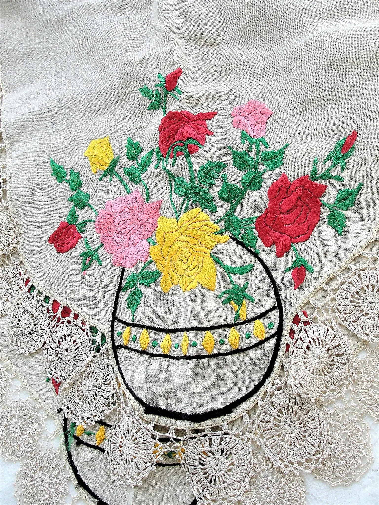 ANTIQUE Linen Runner Dresser Buffet Scarf Table Centerpiece ROSES Embroidery,Natural Linen,Mission Oak Furniture, French Country, Farmhouse