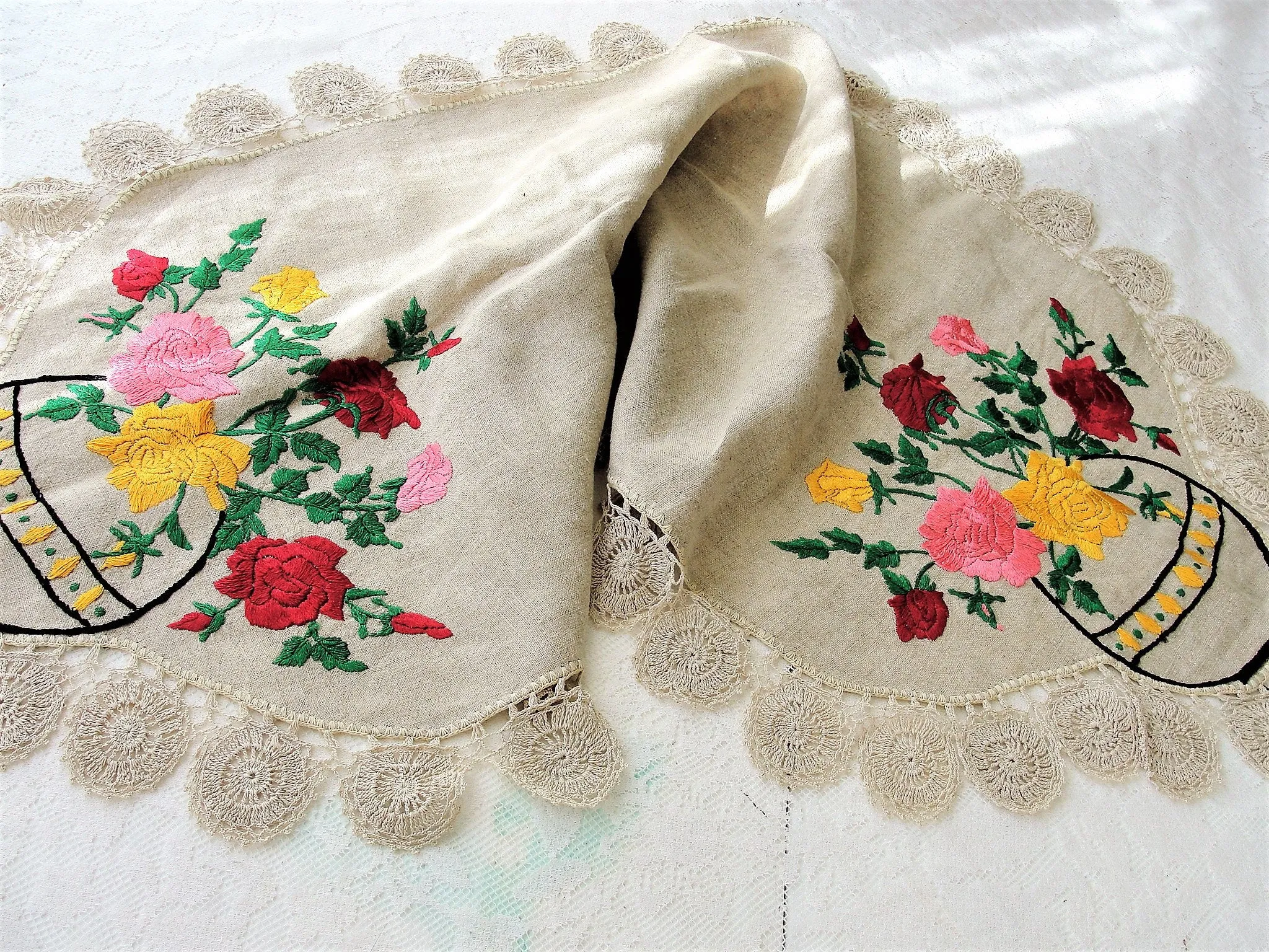 ANTIQUE Linen Runner Dresser Buffet Scarf Table Centerpiece ROSES Embroidery,Natural Linen,Mission Oak Furniture, French Country, Farmhouse