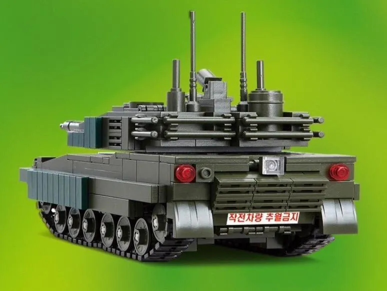 Cobra Commando 793-Piece Armored Forces Building Kit for Creative Builders
