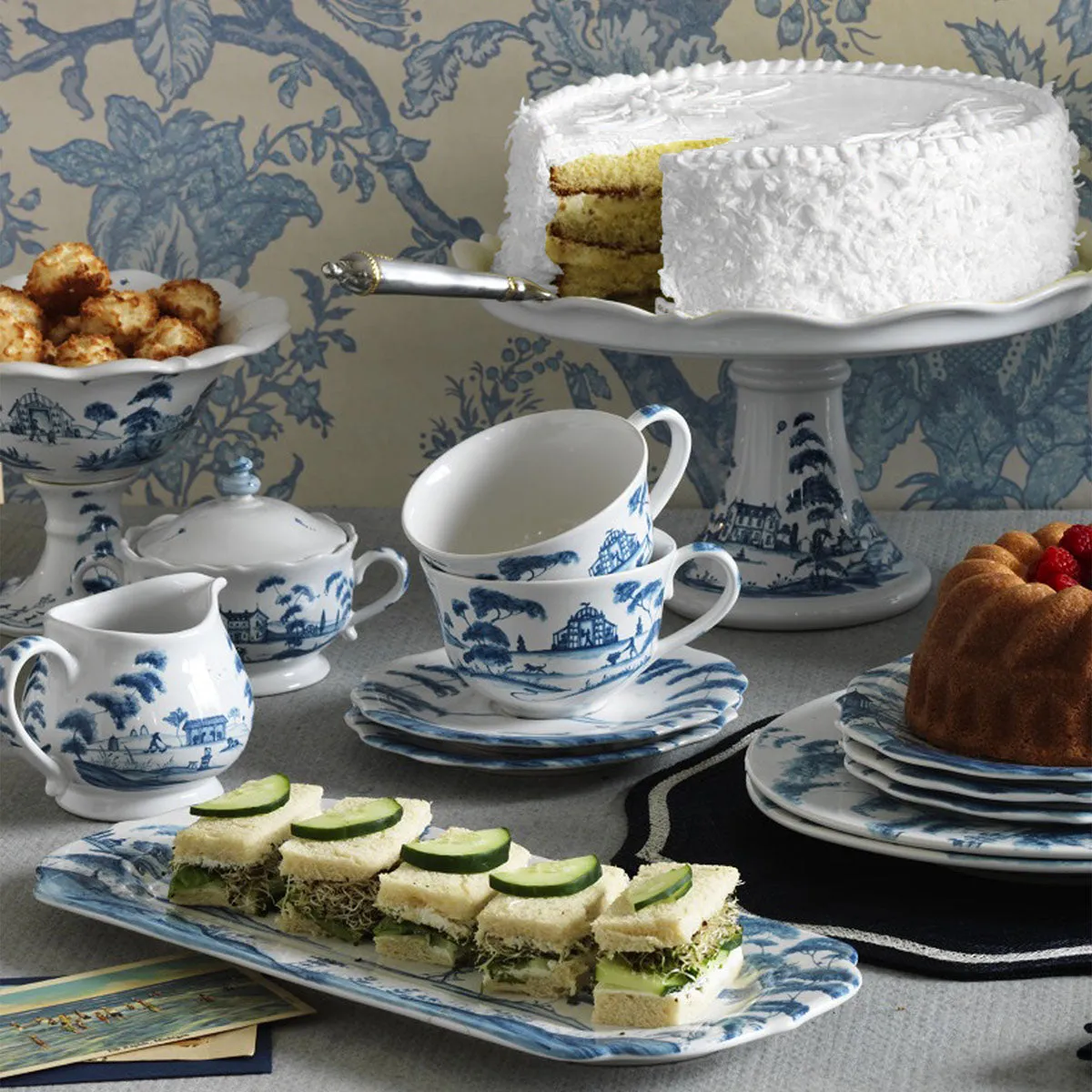 Country Estate Cake Stand - Delft Blue