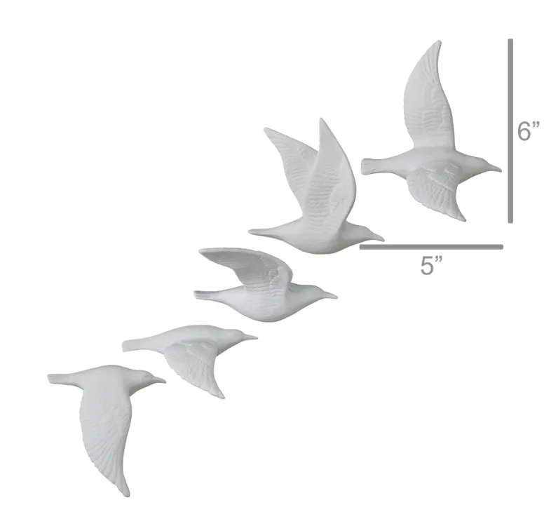 Flying Gulls