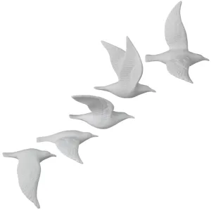 Flying Gulls