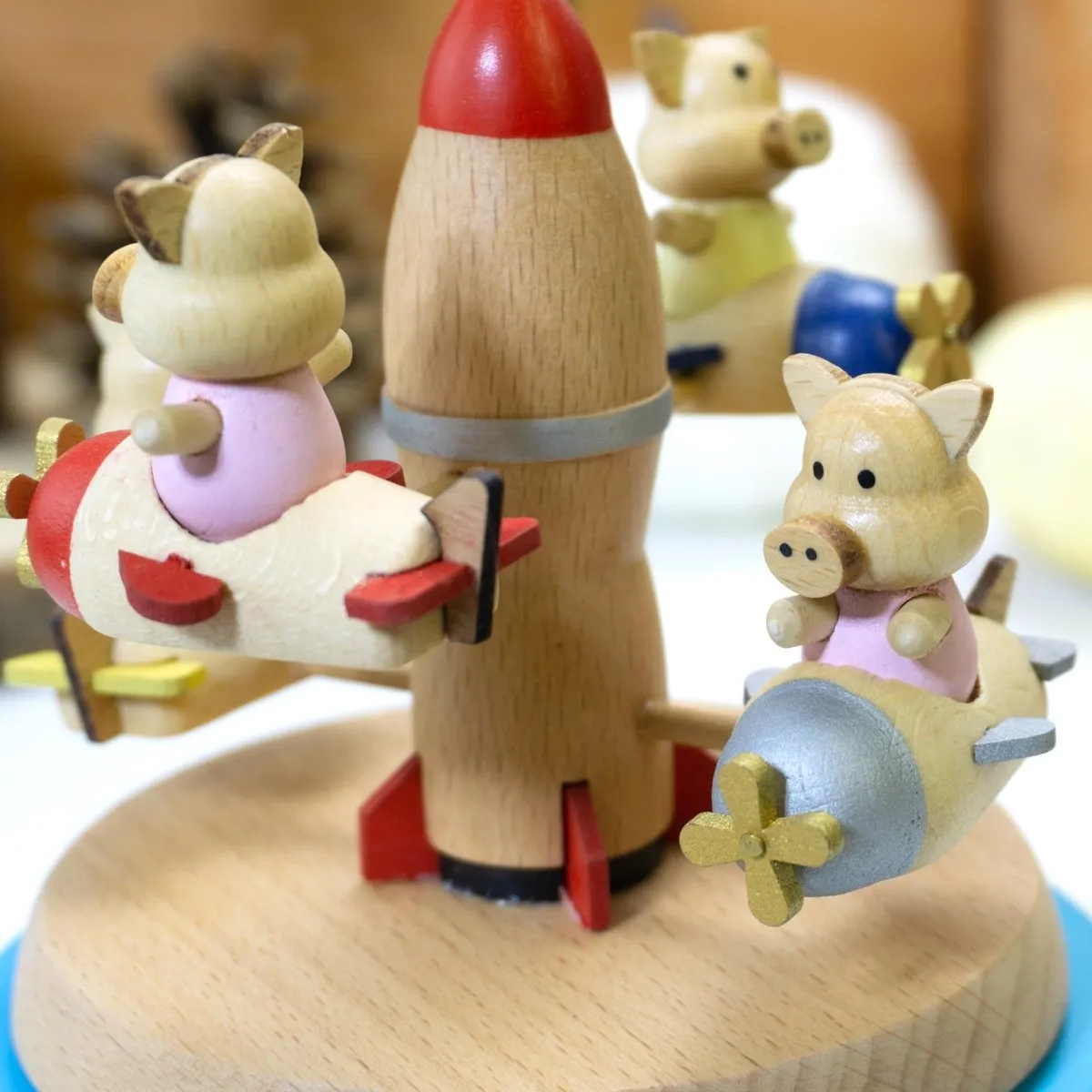 Flying Pigs Airplane Carousel (Melody: Castle in the Sky)