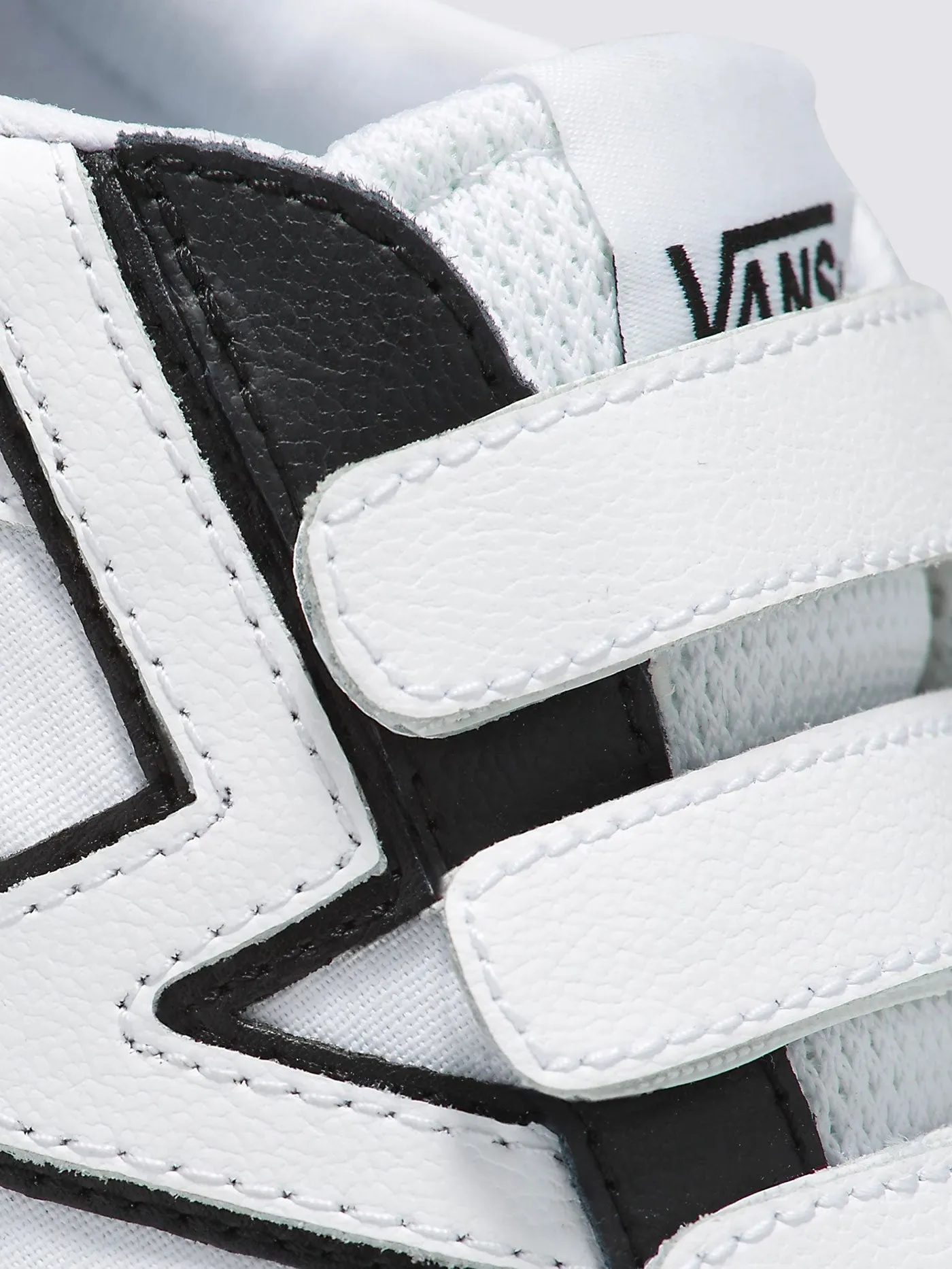 Lowland CC V Black/True White Shoes