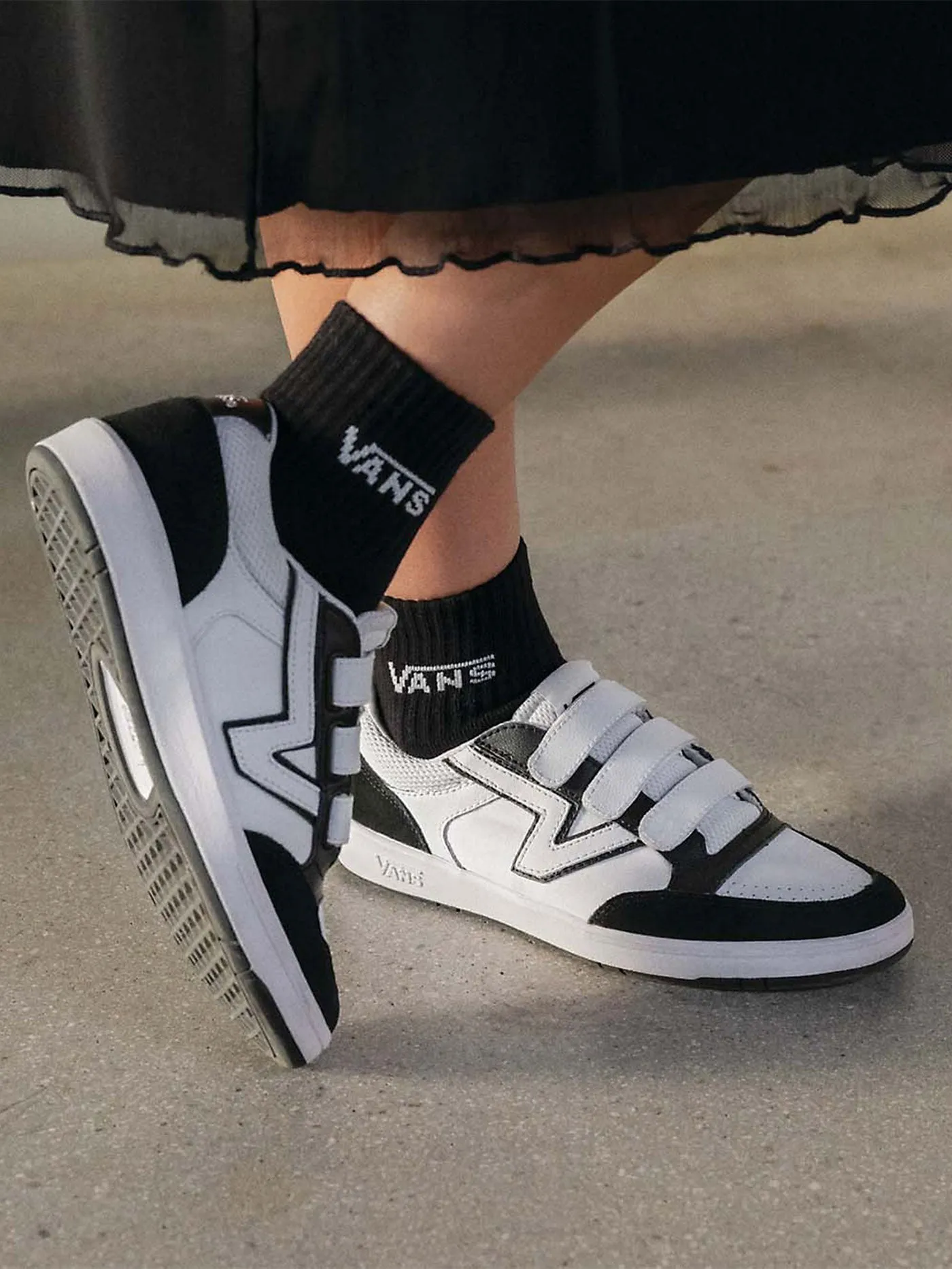 Lowland CC V Black/True White Shoes