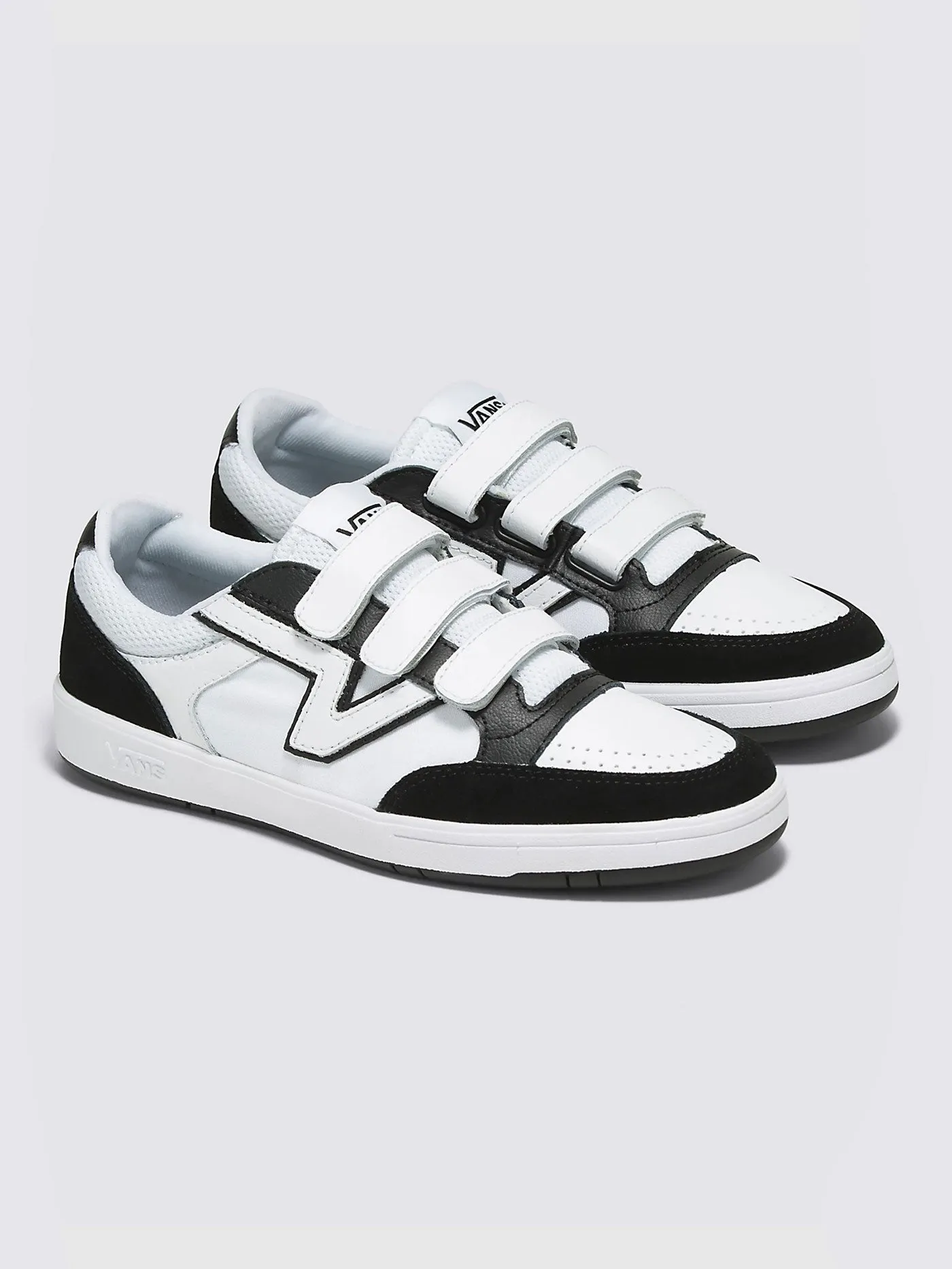 Lowland CC V Black/True White Shoes
